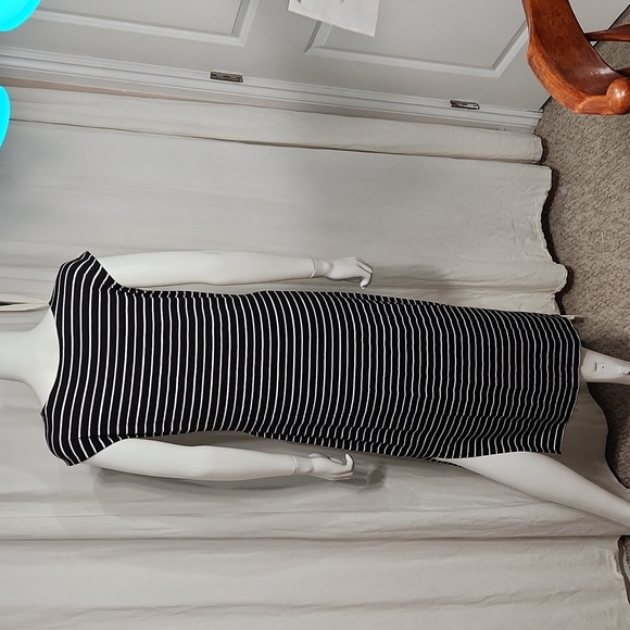 $5☃️Tommy Hilfiger Horizontal Stripes Crisscross Front Midi Dress - Picture 4 of 4